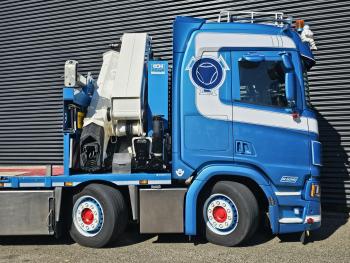 R520 V8 8x2/6 / HMF 70 tm + JUMBO AANHANGER